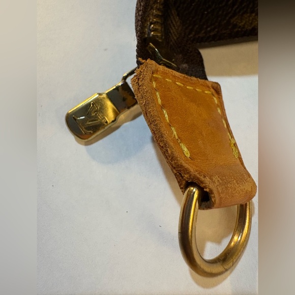 Louis Vuitton Monogram wristlet / pouch - Picture 3 of 8